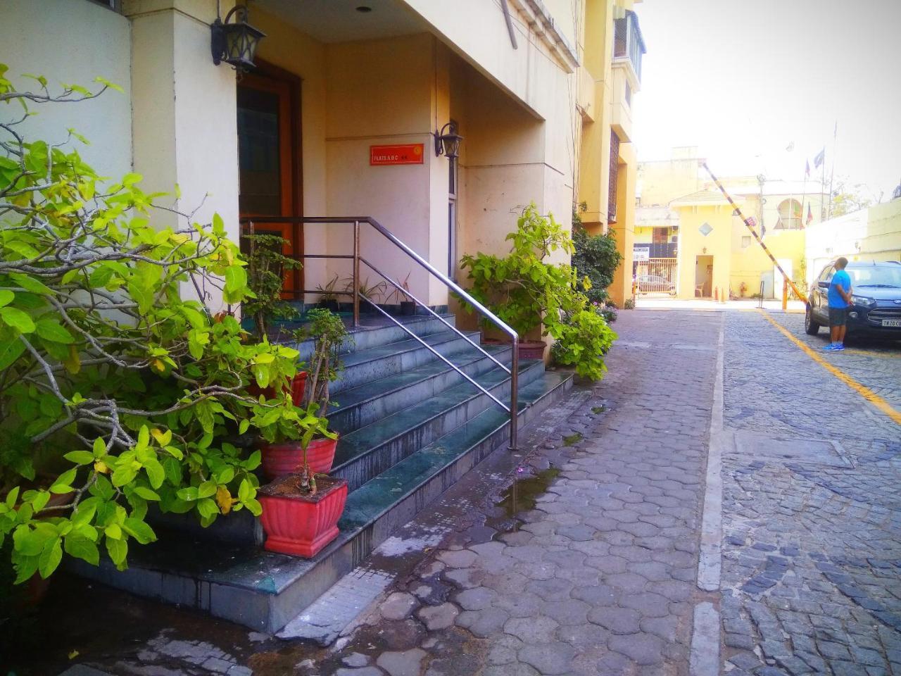 Beach Penthouse, Chennai Bed and Breakfast Exterior foto